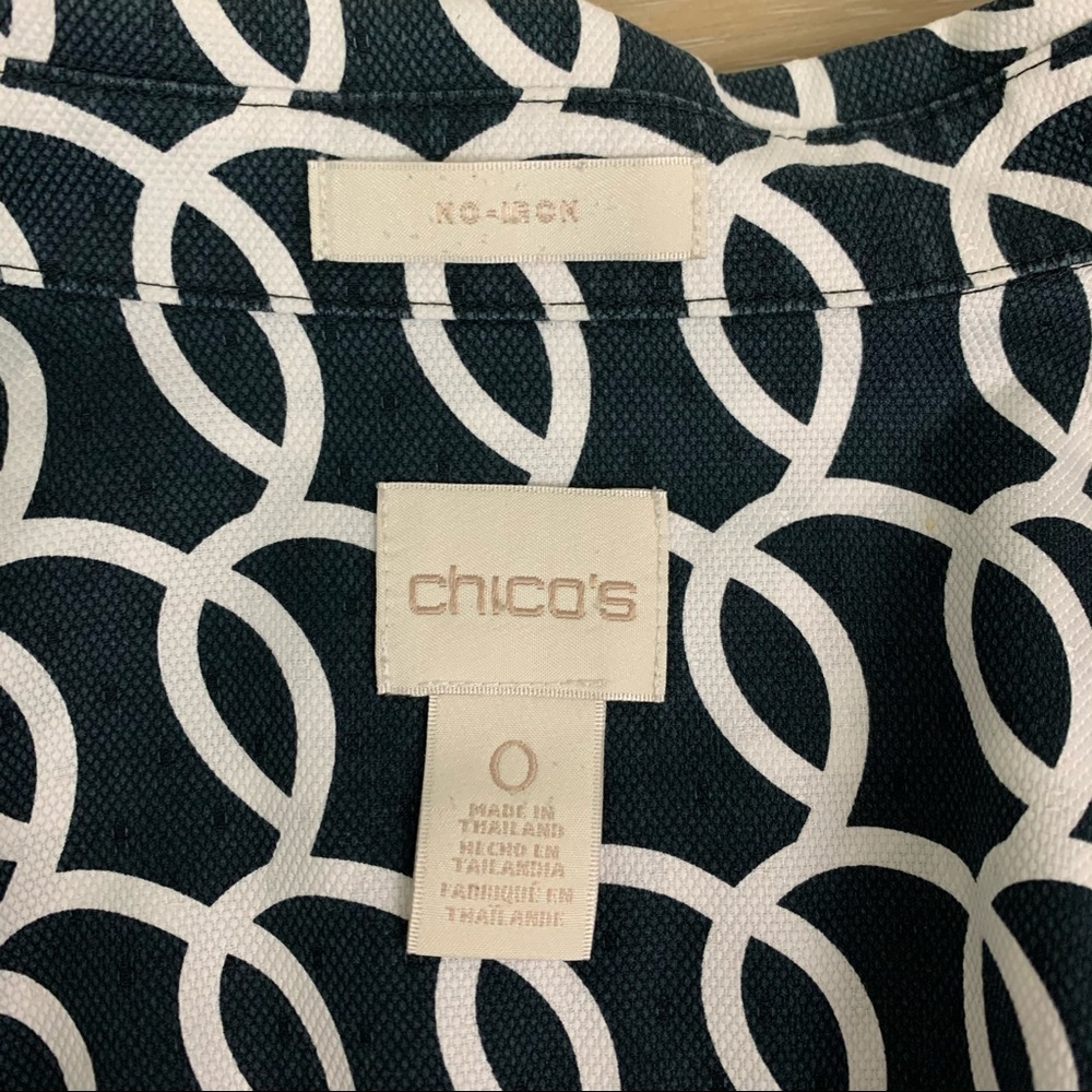 CHICO’S No Iron Swirl Pattern Button Down Size 0 - Picture 7 of 10
